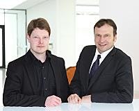 Kari Saikkonen (links), adjunct-directeur van Lumikko Technologies Oy. Naast hem Helmut Meyer, Sales Director van Bitzer Transport Divisie en Managing Director van Lumikko Technologies Oy.