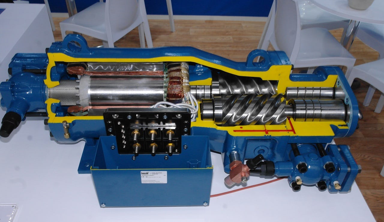 Nieuwe semi-hermetische schroefcompressor voor propaan, van het Italiaanse Frascold.