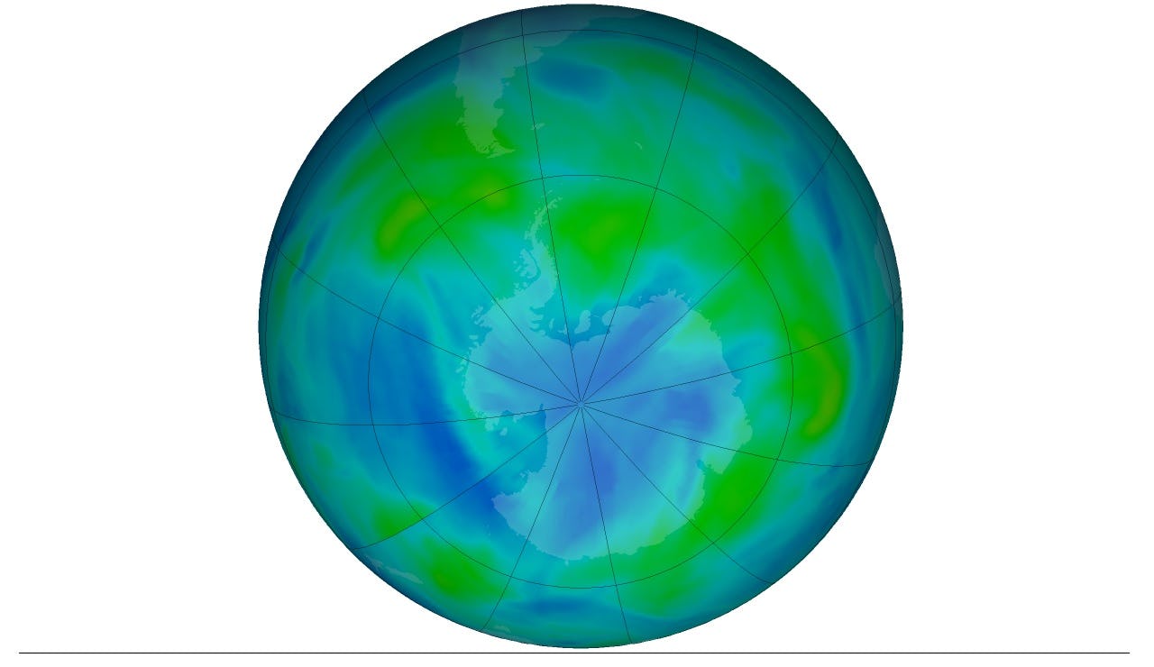 Beeld van de onzonlaag boven de zuidpool op 5 april 2023, in valse kleuren (groen:  iets meer ozon dan blauw). Beeld: NASA Ozone Watch.